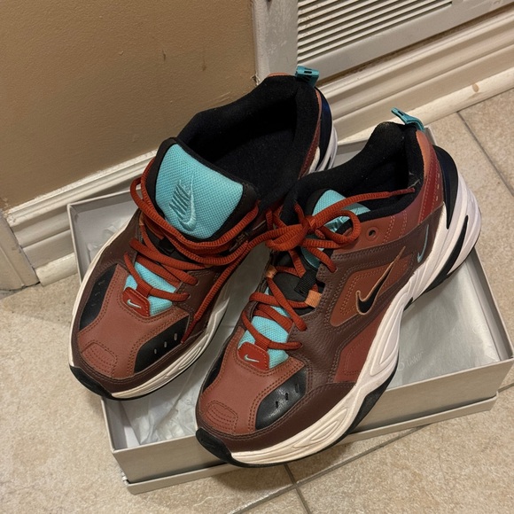 Nike Sneakers - Picture 2 of 10